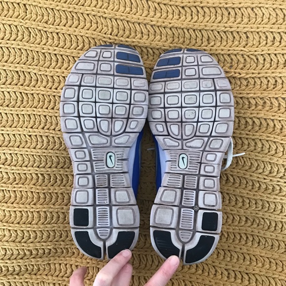 Nike Running Shoes - Picture 2 of 3